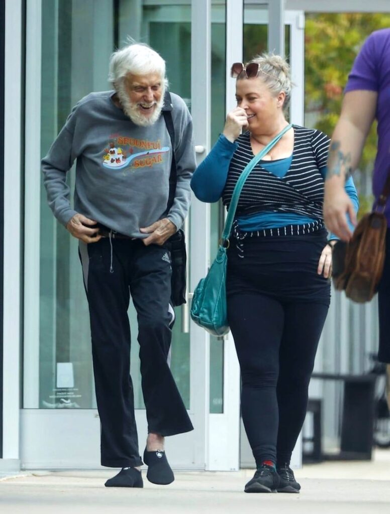 1653351707-3166-postat-16-776x1024