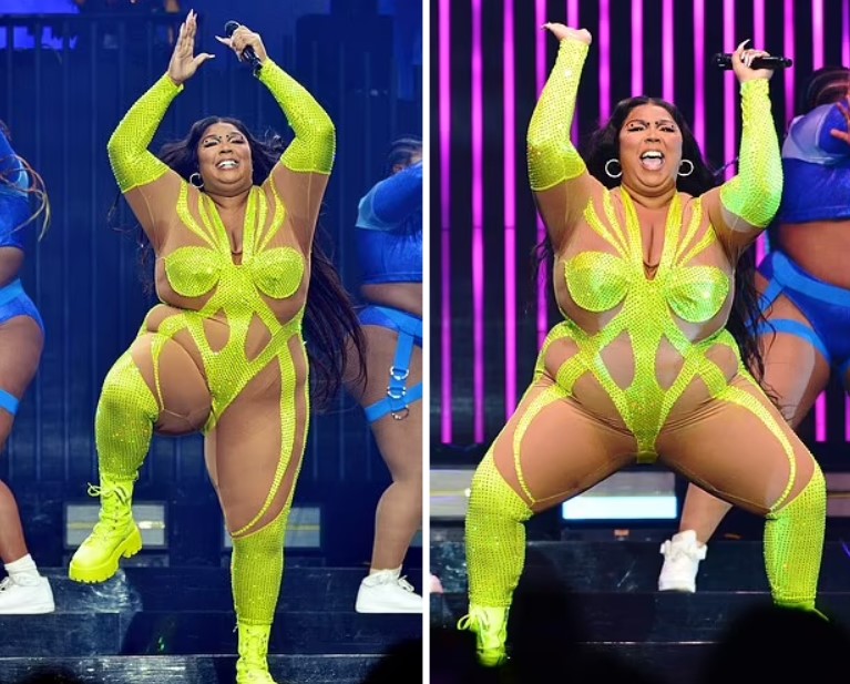 Lizzo Confidently Returns To Stage In A Daring Green Bodysuit 19
