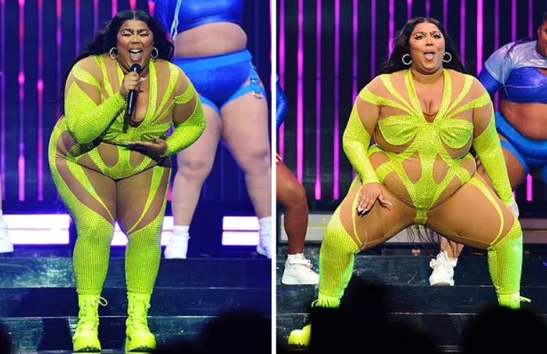 Lizzo Confidently Returns To Stage In A Daring Green Bodysuit 10